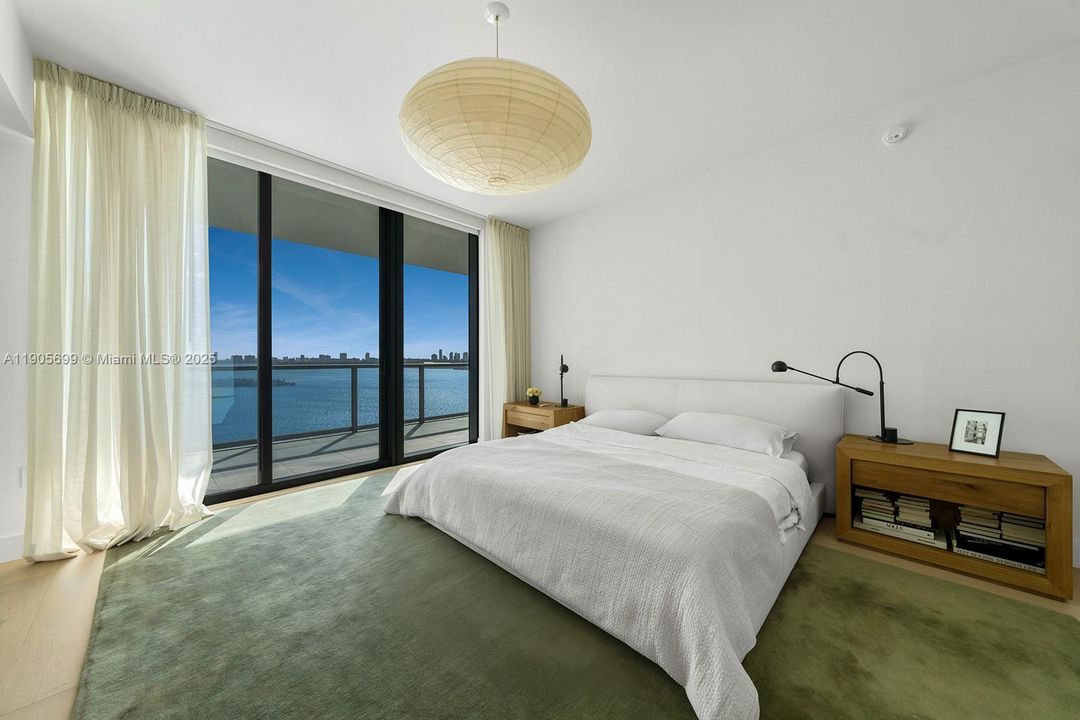 На продажу: $2,845,000 (3 спален, 4 ванн, 2743 Квадратных фут)