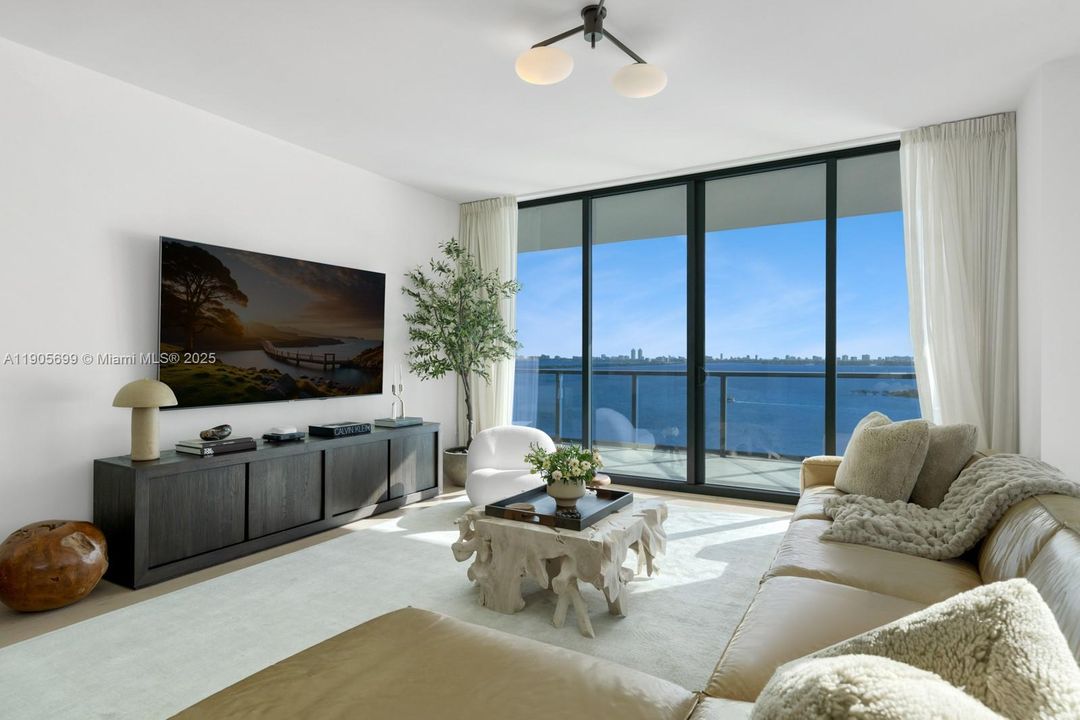 На продажу: $2,845,000 (3 спален, 4 ванн, 2743 Квадратных фут)