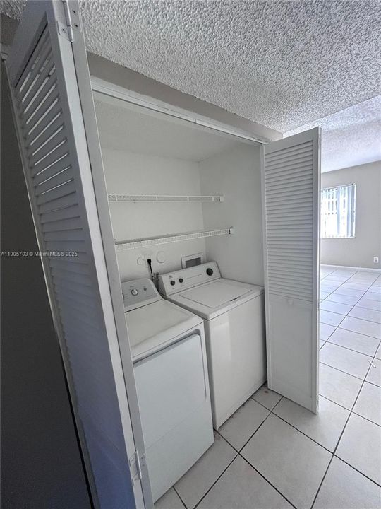 Recently Rented: $1,750 (2 beds, 2 baths, 835 Square Feet)