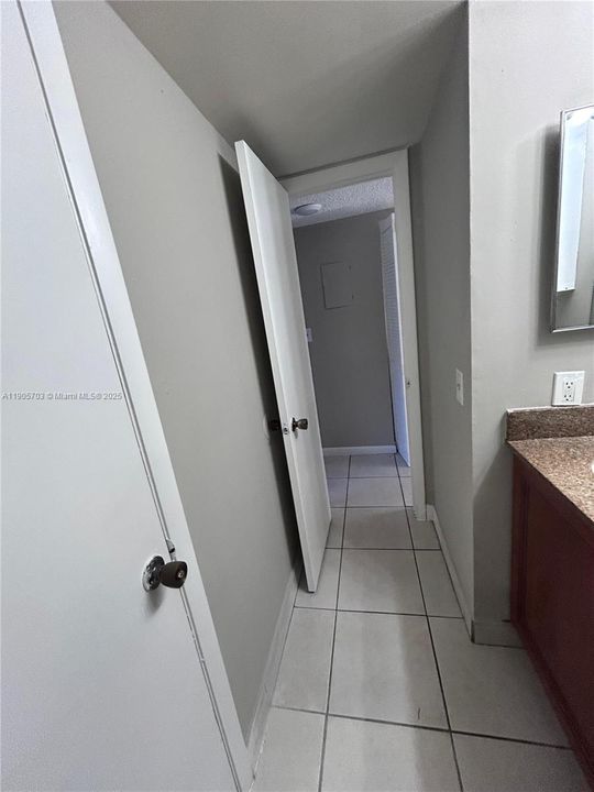 Recently Rented: $1,750 (2 beds, 2 baths, 835 Square Feet)