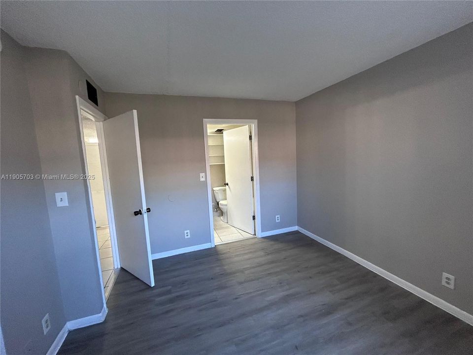 Recently Rented: $1,750 (2 beds, 2 baths, 835 Square Feet)