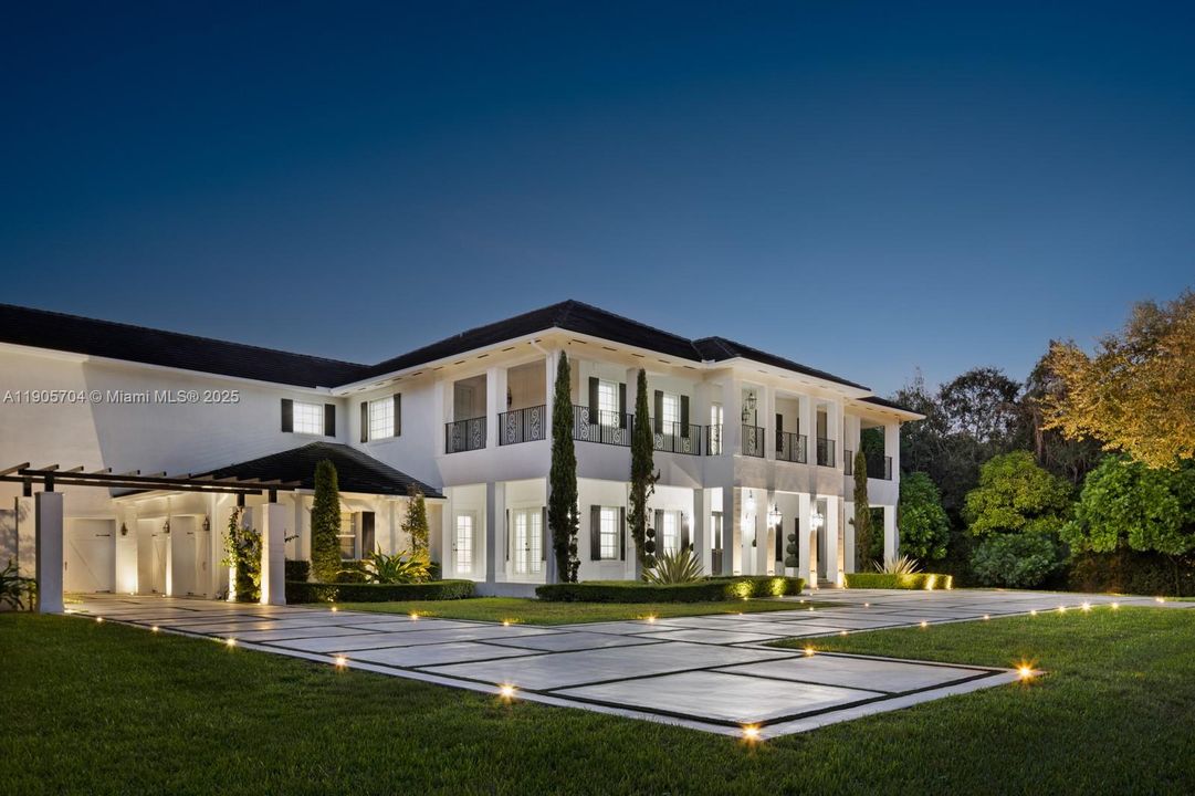 En Renta: $40,000 (5 camas, 5 baños, 7481 Pies cuadrados)