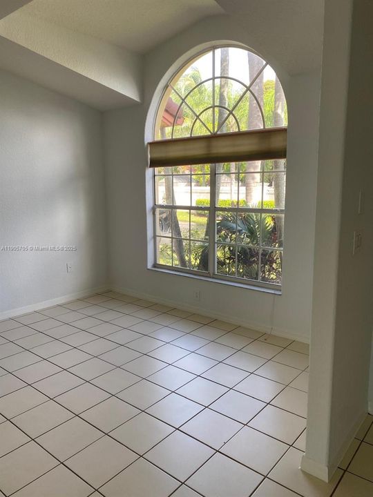 For Rent: $5,000 (3 beds, 2 baths, 1905 Square Feet)