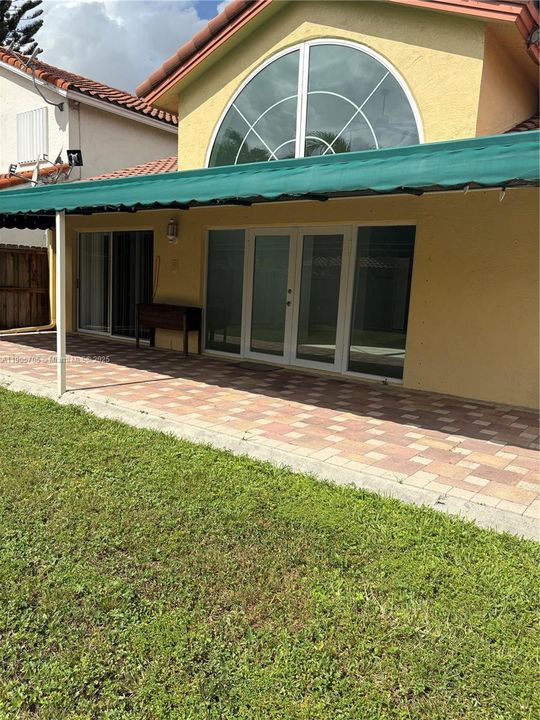 For Rent: $5,000 (3 beds, 2 baths, 1905 Square Feet)