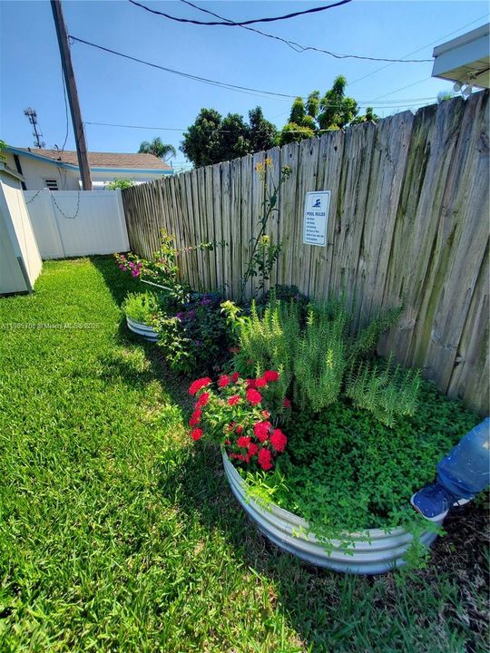 合同活跃: $480,000 (3 贝兹, 2 浴室, 1119 平方英尺)