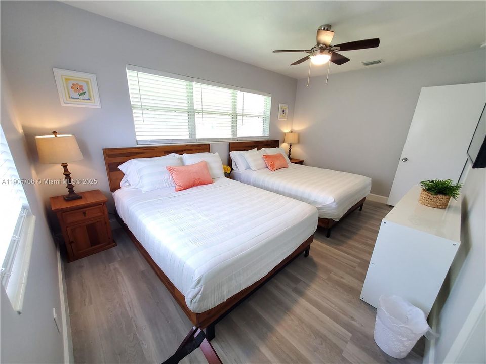 合同活跃: $480,000 (3 贝兹, 2 浴室, 1119 平方英尺)