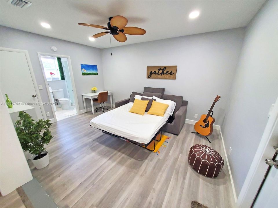 合同活跃: $480,000 (3 贝兹, 2 浴室, 1119 平方英尺)