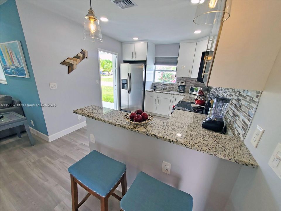 合同活跃: $480,000 (3 贝兹, 2 浴室, 1119 平方英尺)