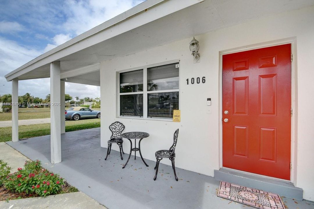 合同活跃: $480,000 (3 贝兹, 2 浴室, 1119 平方英尺)