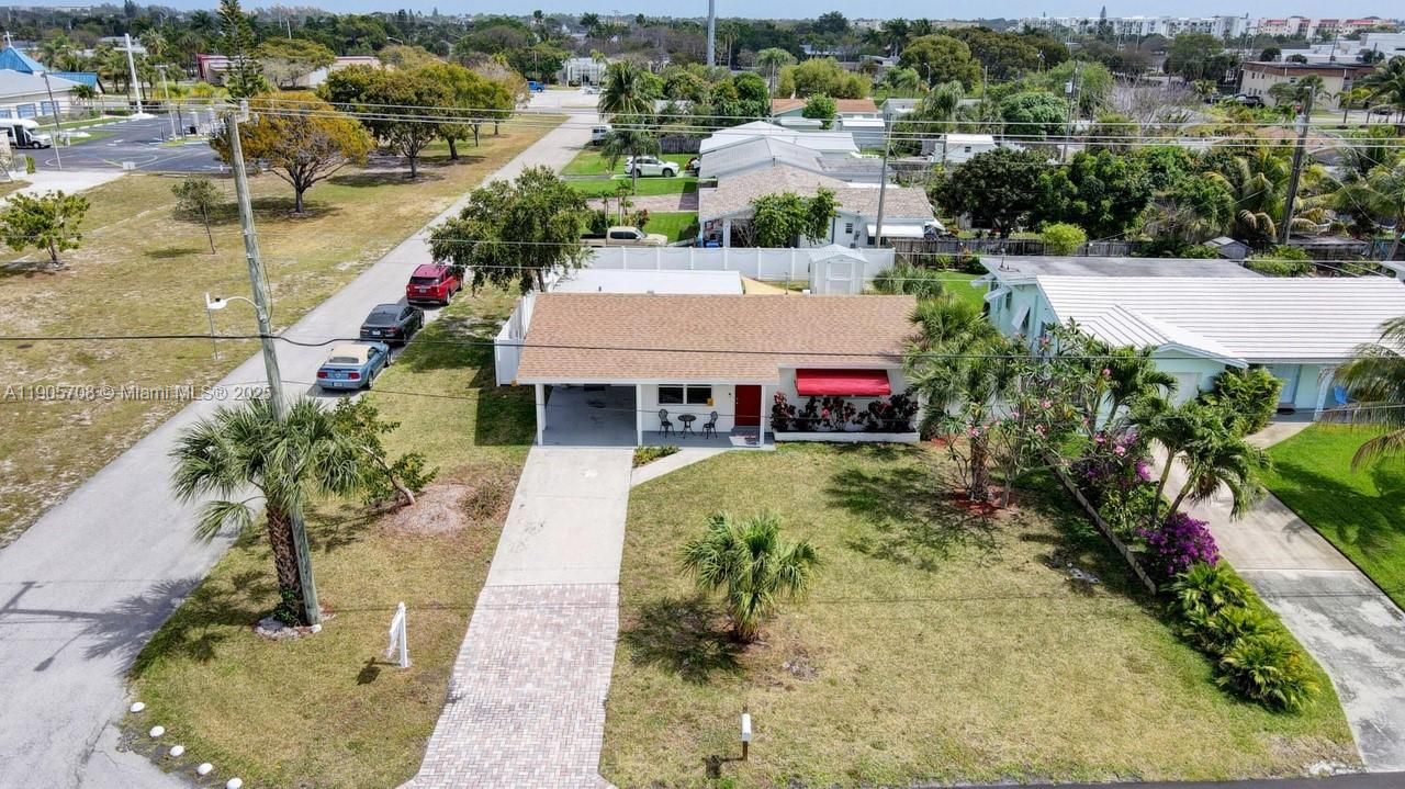 合同活跃: $480,000 (3 贝兹, 2 浴室, 1119 平方英尺)