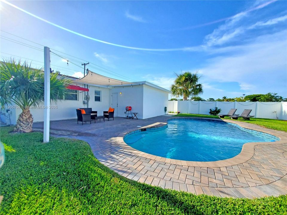 合同活跃: $480,000 (3 贝兹, 2 浴室, 1119 平方英尺)