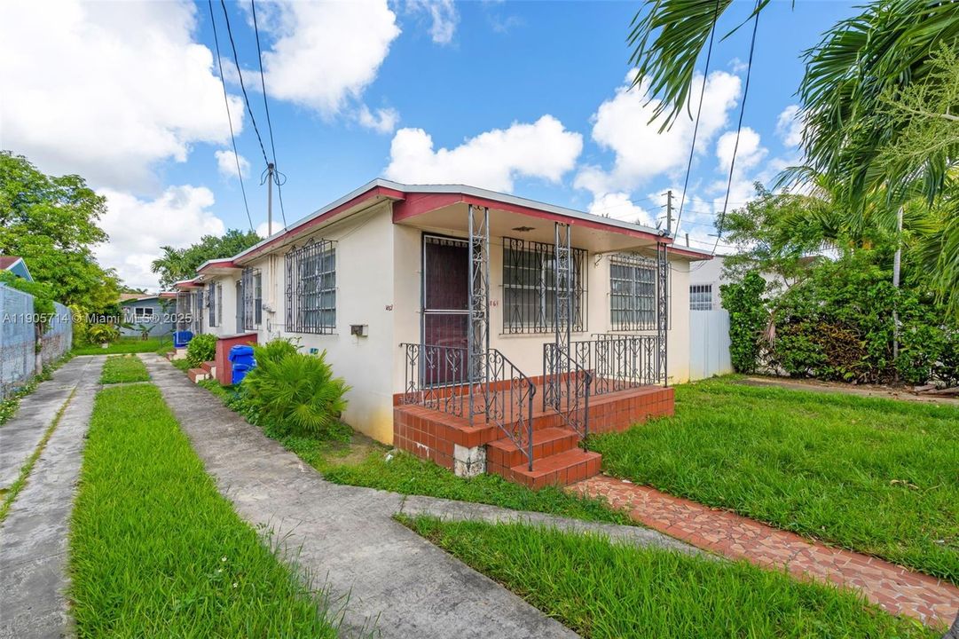 Active With Contract: $549,900 (0 beds, 0 baths, 2356 Square Feet)