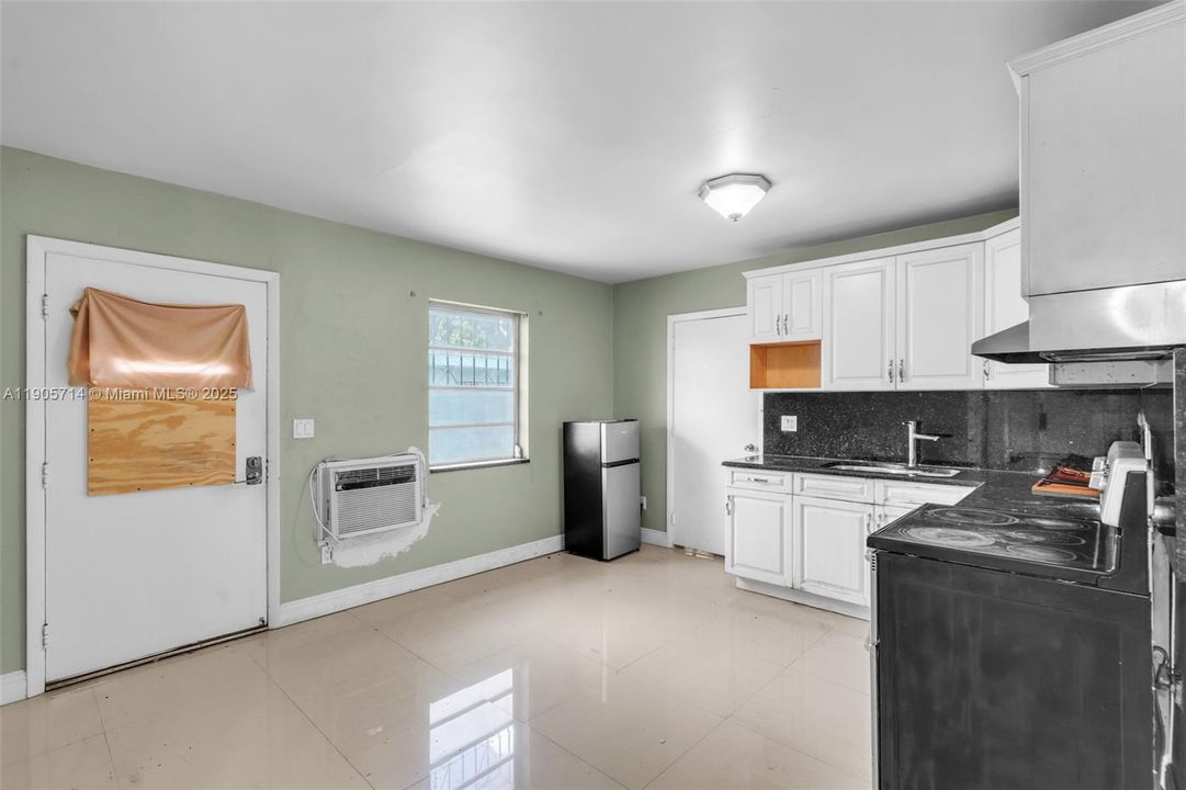 Active With Contract: $549,900 (0 beds, 0 baths, 2356 Square Feet)