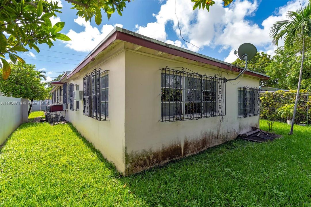 Active With Contract: $549,900 (0 beds, 0 baths, 2356 Square Feet)