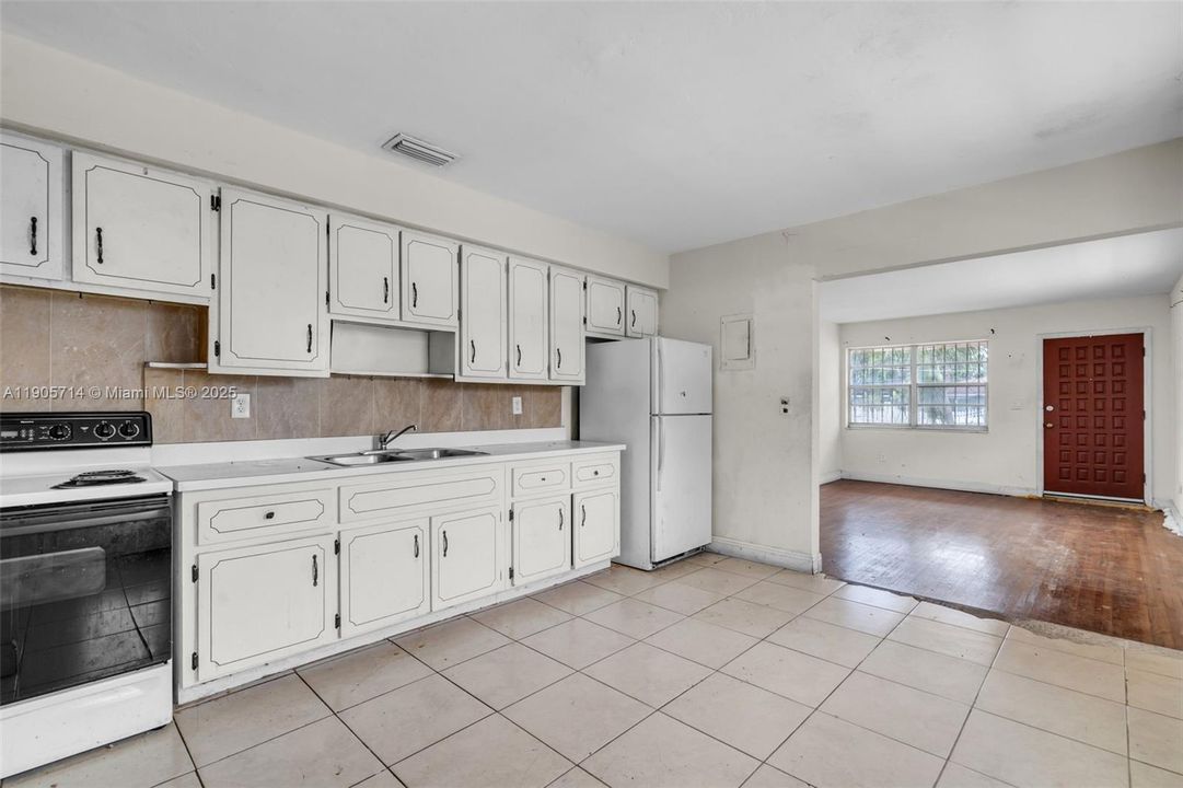 Active With Contract: $549,900 (0 beds, 0 baths, 2356 Square Feet)