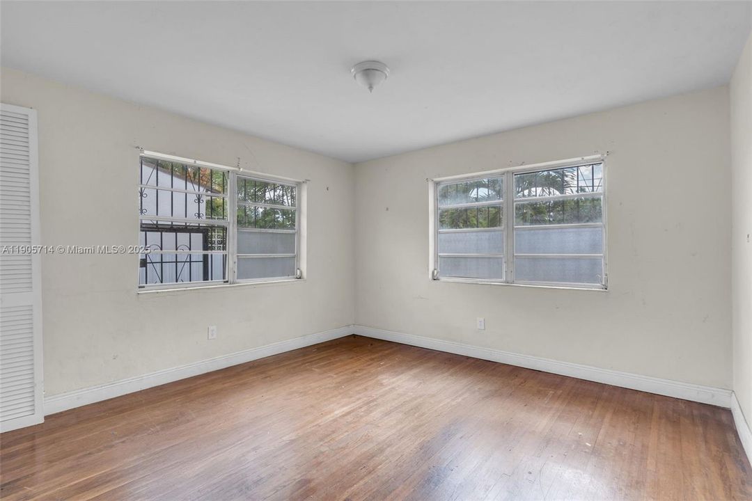 Active With Contract: $549,900 (0 beds, 0 baths, 2356 Square Feet)