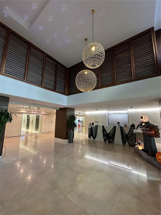 待售: $345,000 (1 贝兹, 1 浴室, 800 平方英尺)