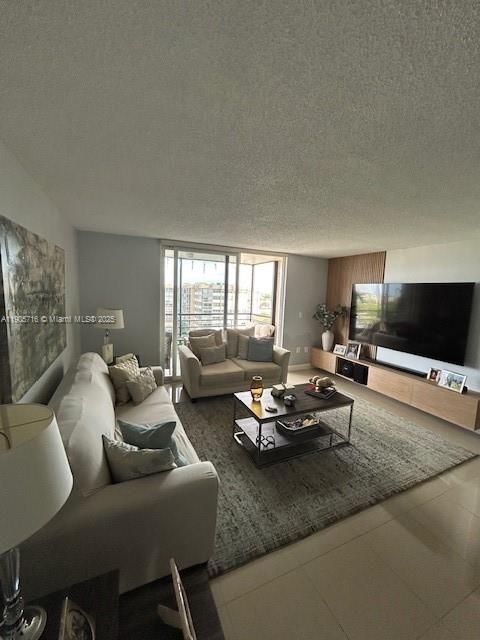 For Sale: $219,999 (2 beds, 2 baths, 1100 Square Feet)