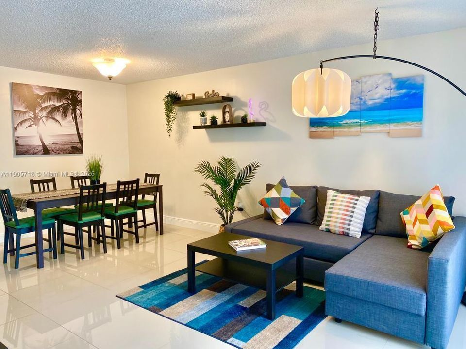 For Rent: $2,475 (3 beds, 2 baths, 1090 Square Feet)