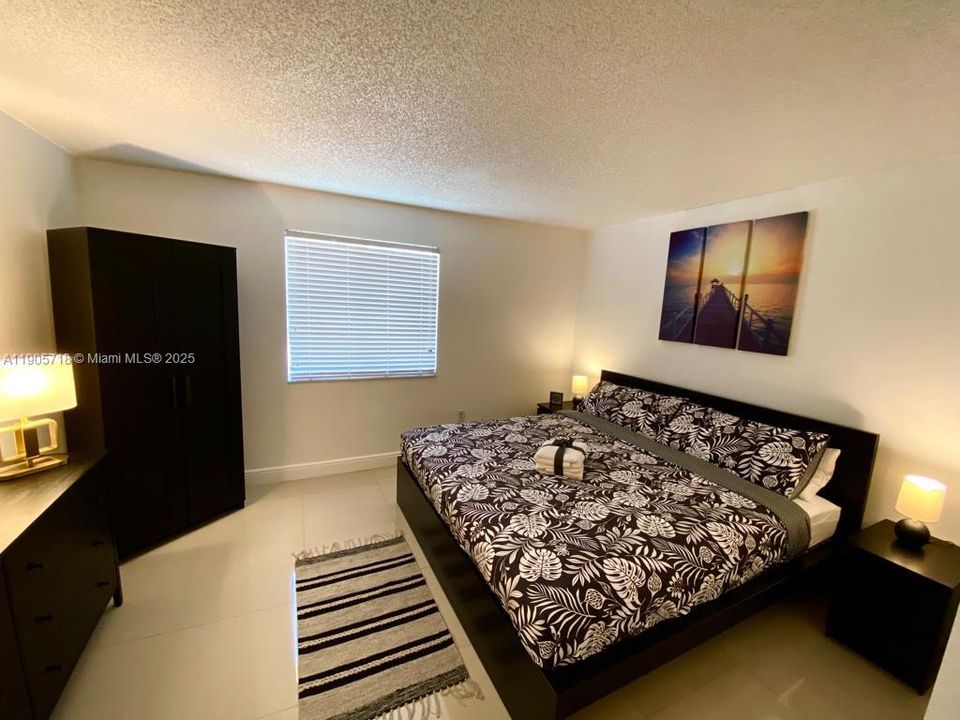 For Rent: $2,475 (3 beds, 2 baths, 1090 Square Feet)