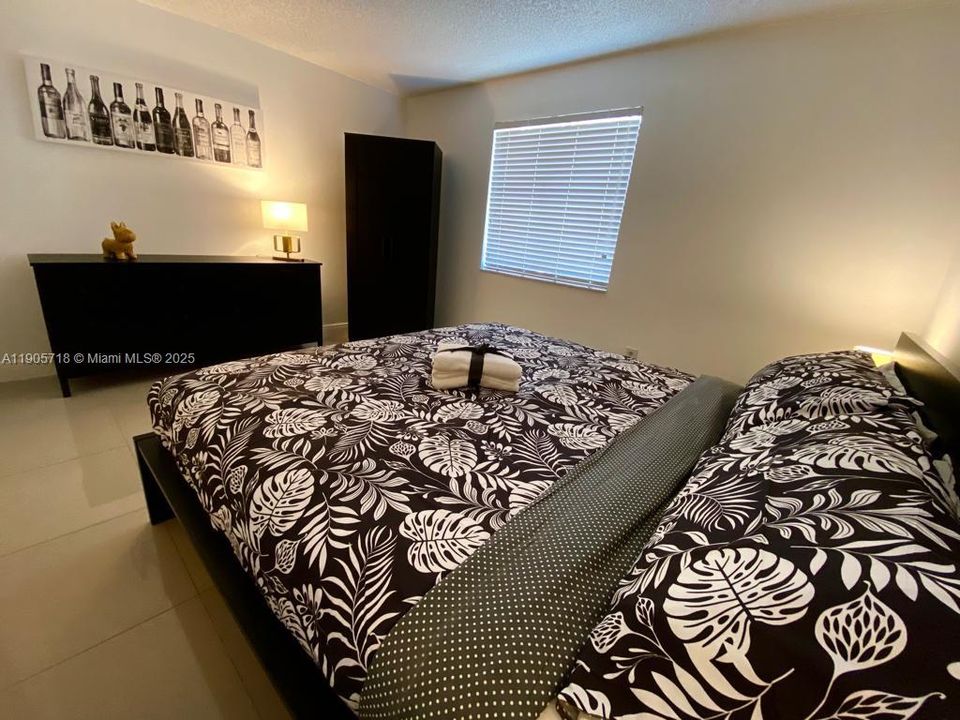 For Rent: $2,475 (3 beds, 2 baths, 1090 Square Feet)