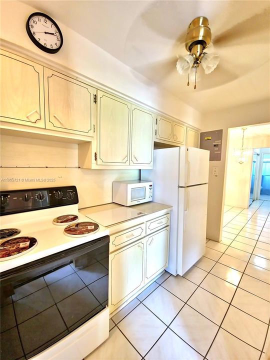 Recently Sold: $75,000 (1 beds, 1 baths, 650 Square Feet)