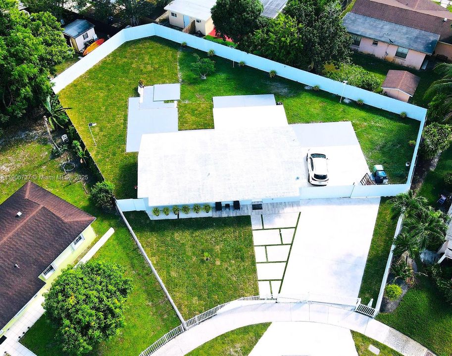 Active With Contract: $524,999 (3 beds, 1 baths, 1012 Square Feet)