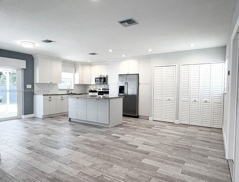 Active With Contract: $524,999 (3 beds, 1 baths, 1012 Square Feet)