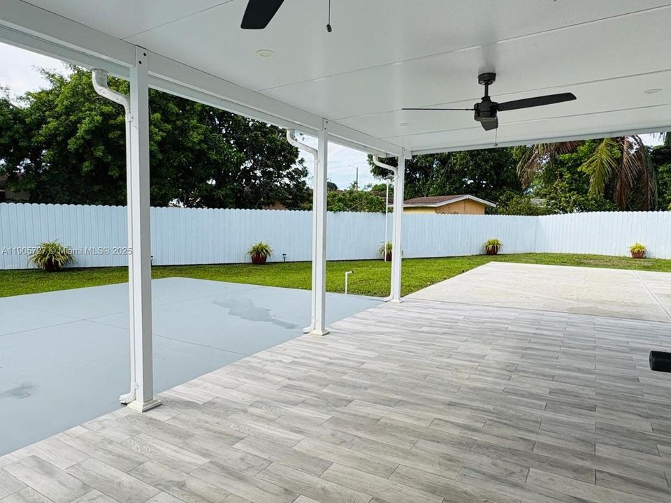 Active With Contract: $524,999 (3 beds, 1 baths, 1012 Square Feet)