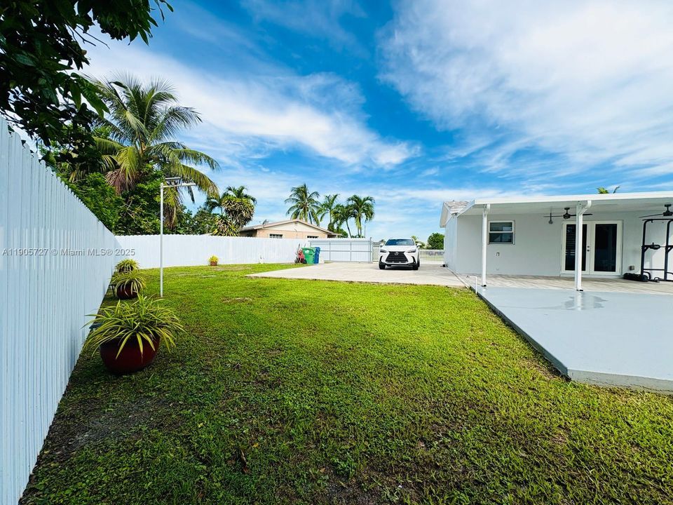 Active With Contract: $524,999 (3 beds, 1 baths, 1012 Square Feet)