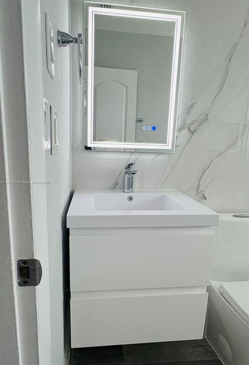 Active With Contract: $524,999 (3 beds, 1 baths, 1012 Square Feet)