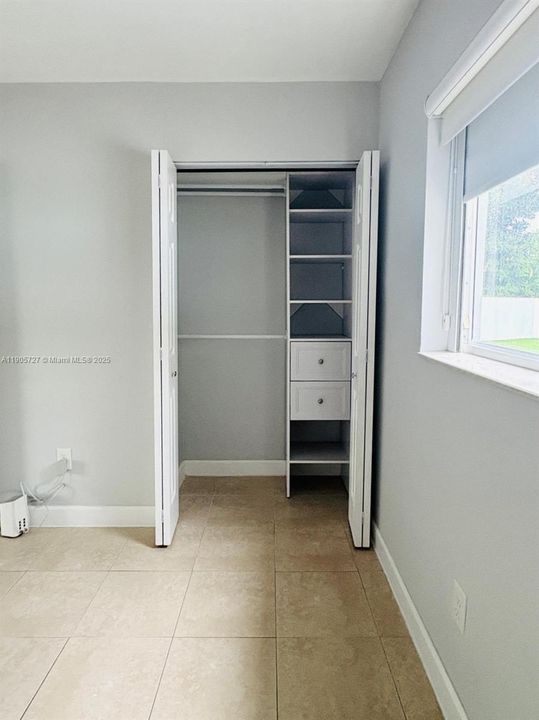 Active With Contract: $524,999 (3 beds, 1 baths, 1012 Square Feet)