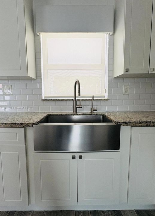 Active With Contract: $524,999 (3 beds, 1 baths, 1012 Square Feet)