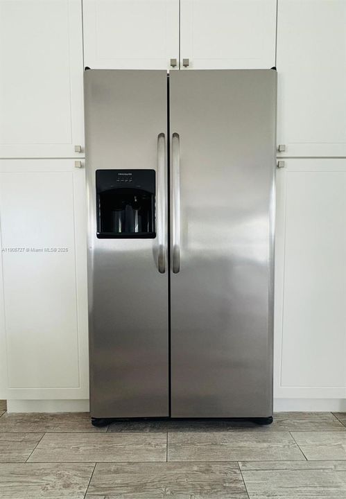 Active With Contract: $524,999 (3 beds, 1 baths, 1012 Square Feet)