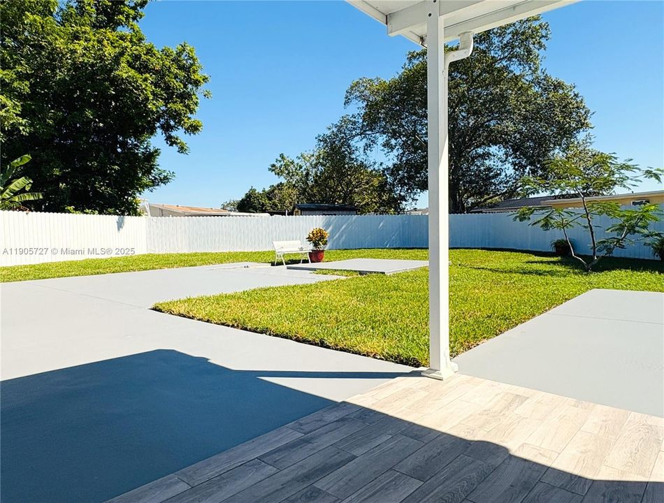 Active With Contract: $524,999 (3 beds, 1 baths, 1012 Square Feet)