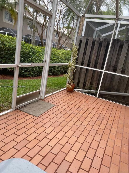 For Rent: $2,850 (2 beds, 2 baths, 1131 Square Feet)