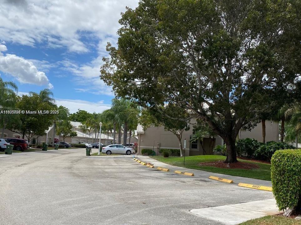 For Rent: $2,850 (2 beds, 2 baths, 1131 Square Feet)