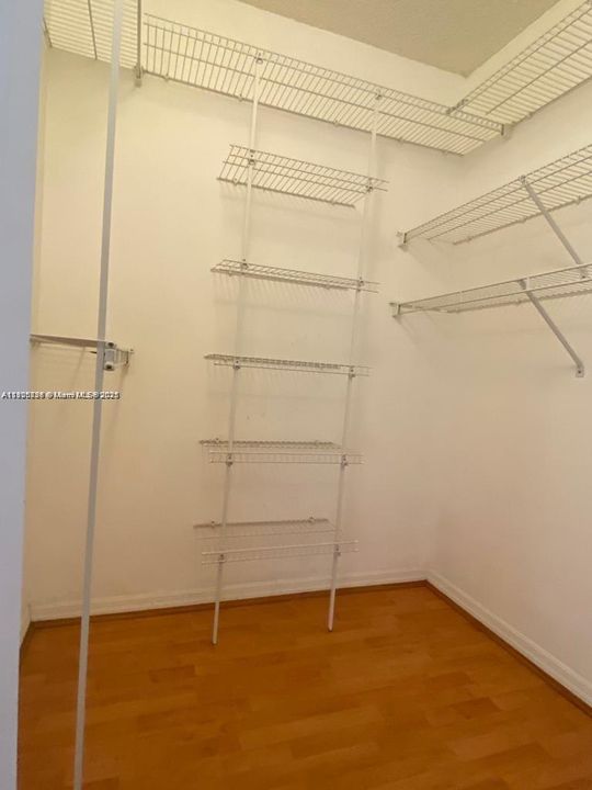 For Rent: $2,850 (2 beds, 2 baths, 1131 Square Feet)