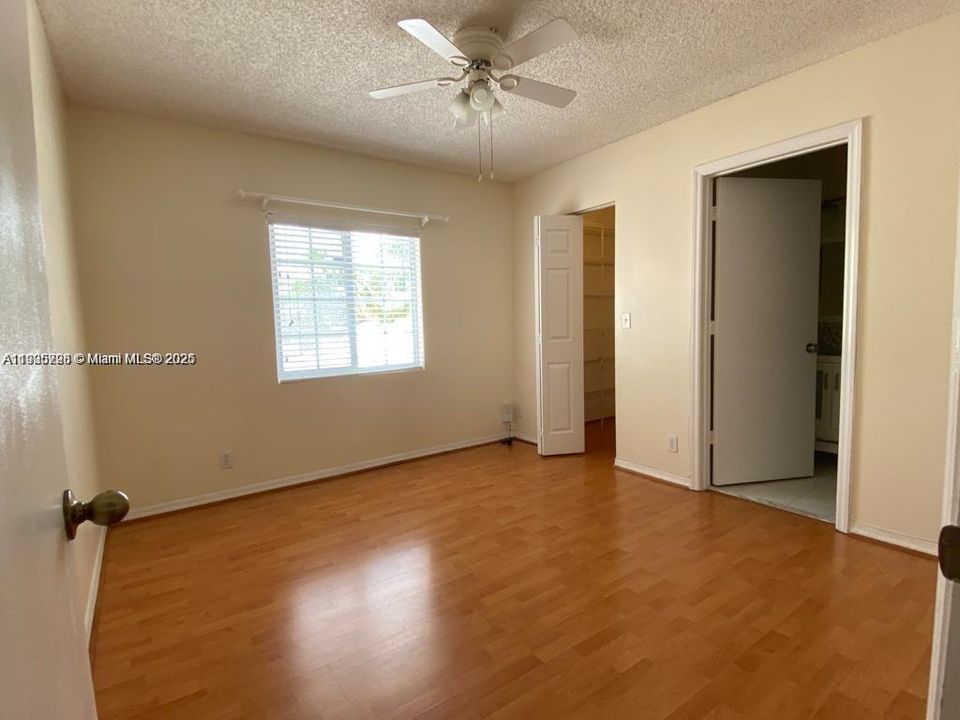 For Rent: $2,850 (2 beds, 2 baths, 1131 Square Feet)