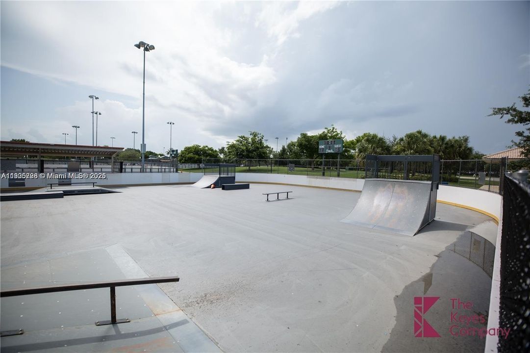 For Rent: $2,850 (2 beds, 2 baths, 1131 Square Feet)