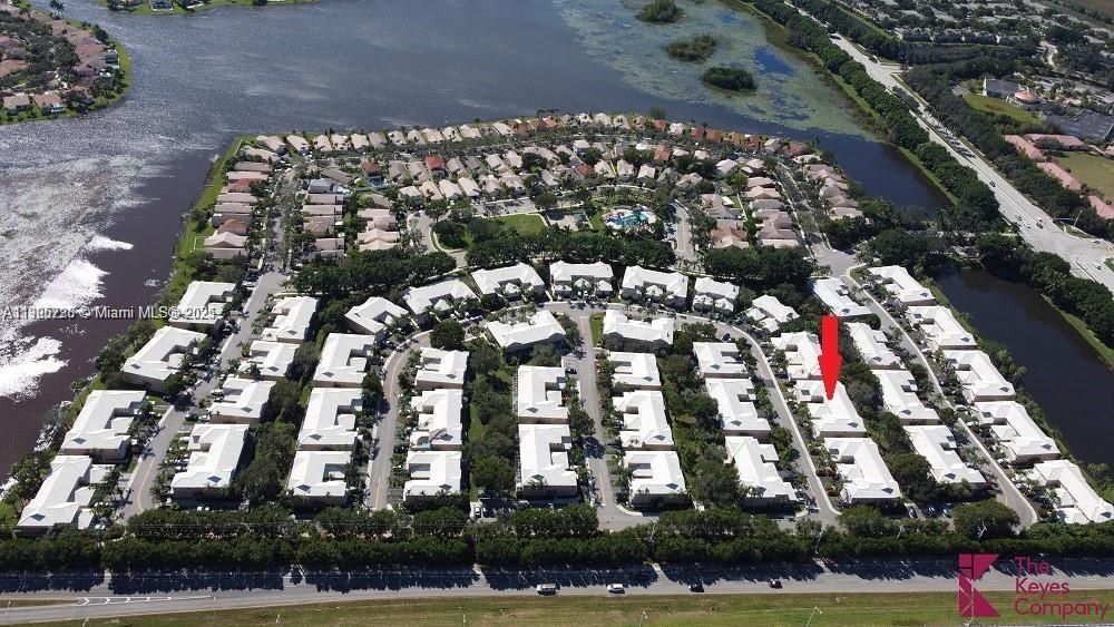 For Rent: $2,850 (2 beds, 2 baths, 1131 Square Feet)