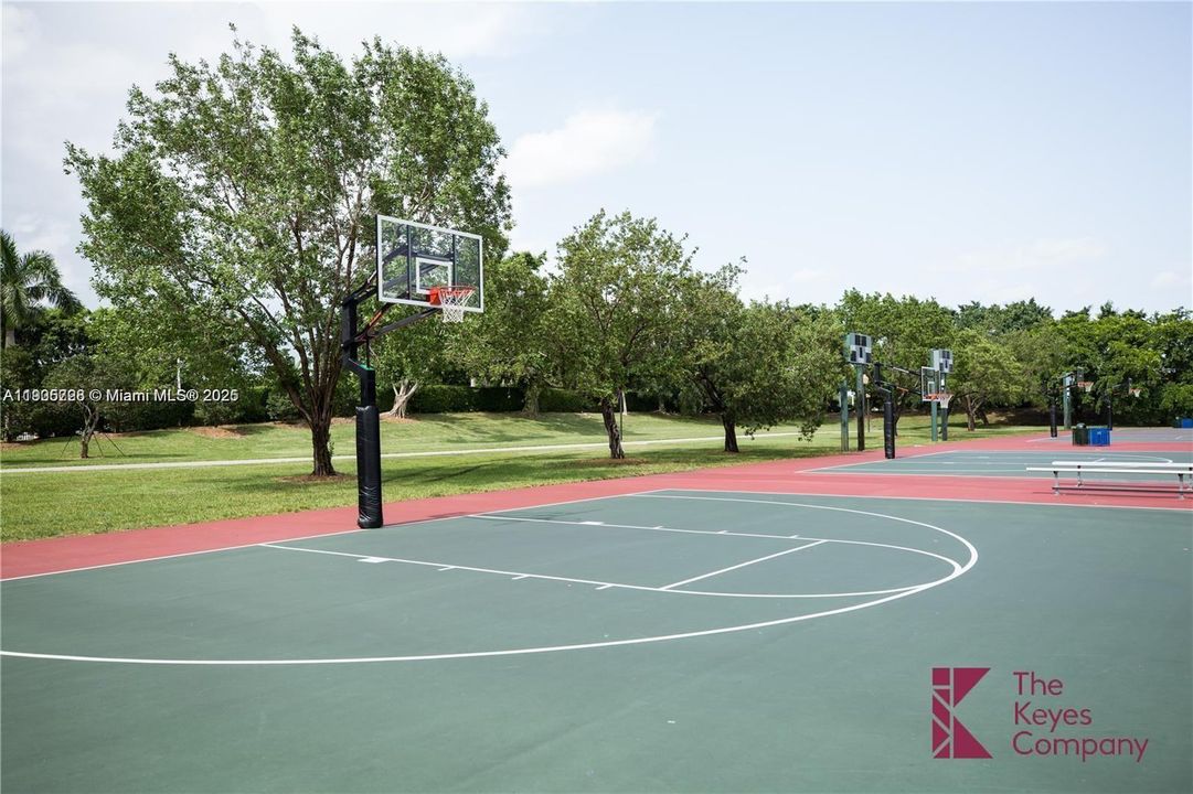 For Rent: $2,850 (2 beds, 2 baths, 1131 Square Feet)