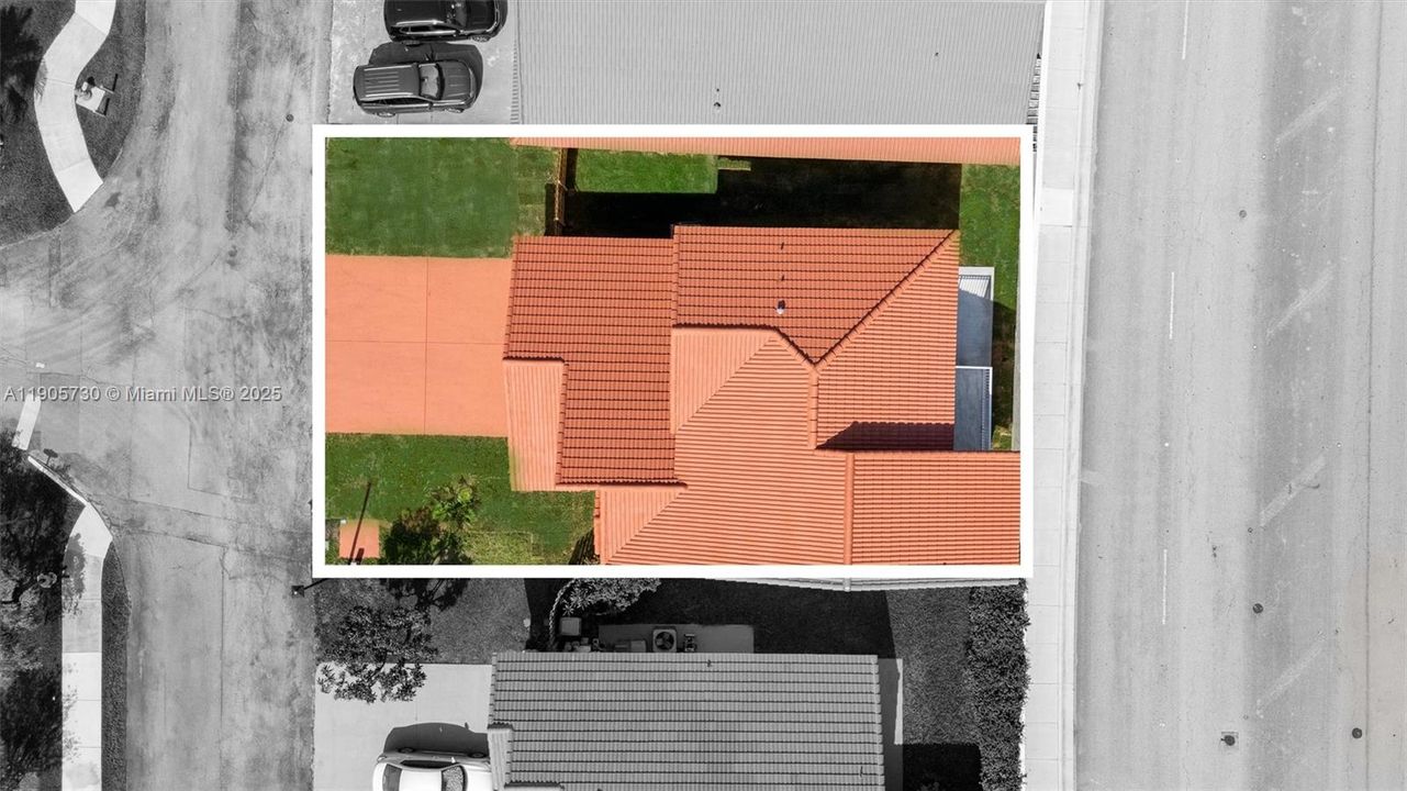 合同活跃: $4,100 (3 贝兹, 3 浴室, 2144 平方英尺)