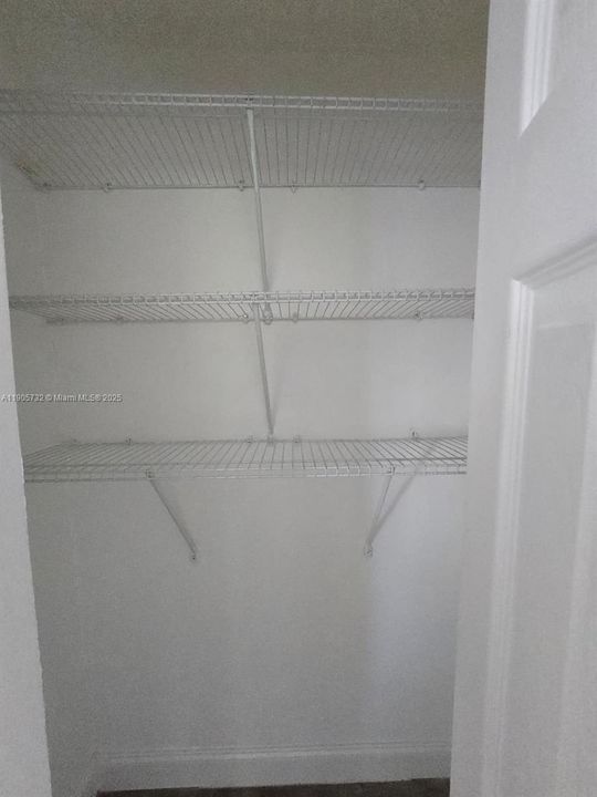 待售: $279,000 (2 贝兹, 1 浴室, 870 平方英尺)