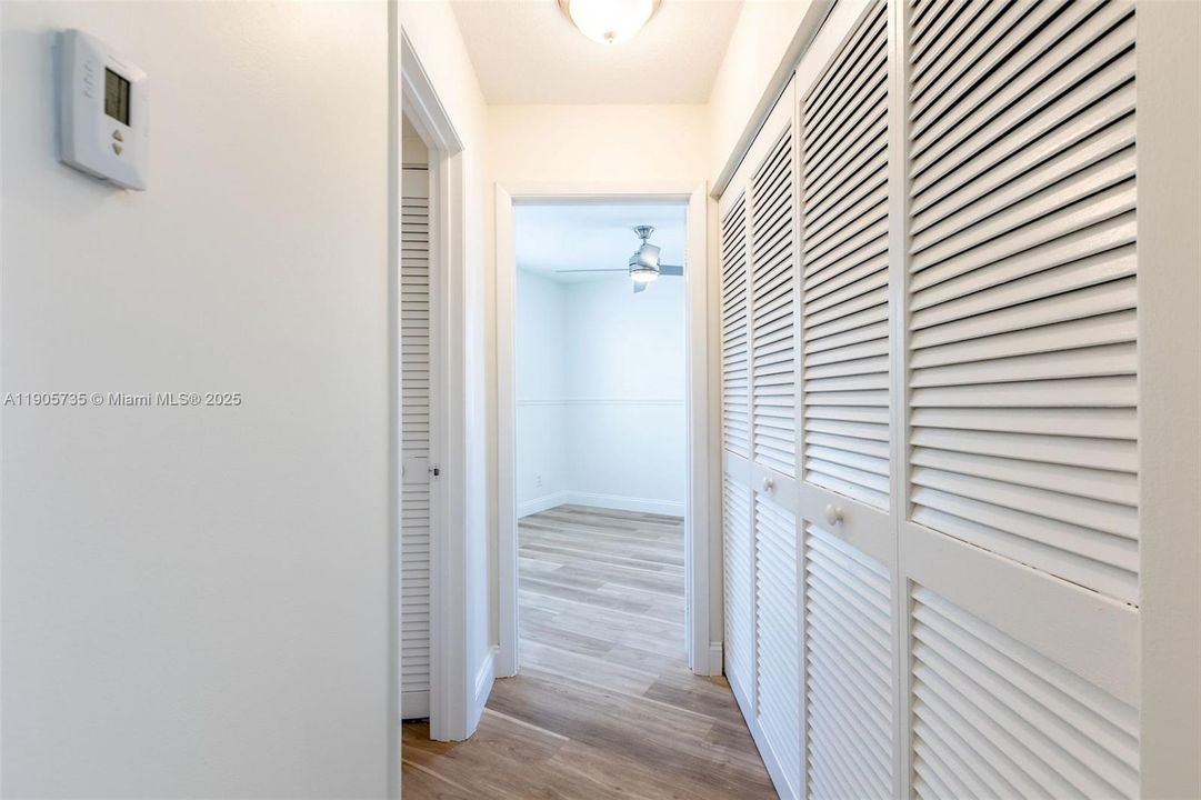 待售: $360,000 (2 贝兹, 2 浴室, 1115 平方英尺)