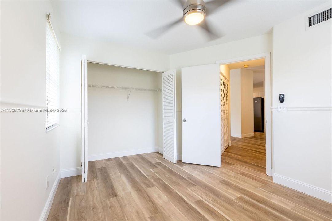 待售: $360,000 (2 贝兹, 2 浴室, 1115 平方英尺)