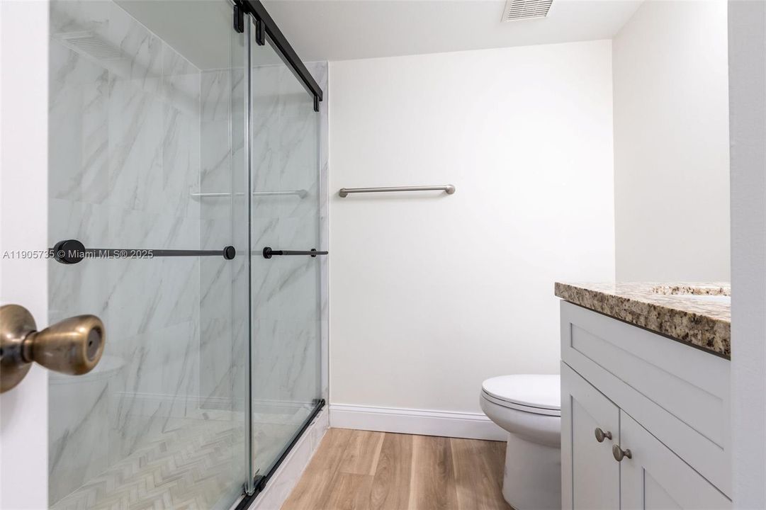 待售: $360,000 (2 贝兹, 2 浴室, 1115 平方英尺)