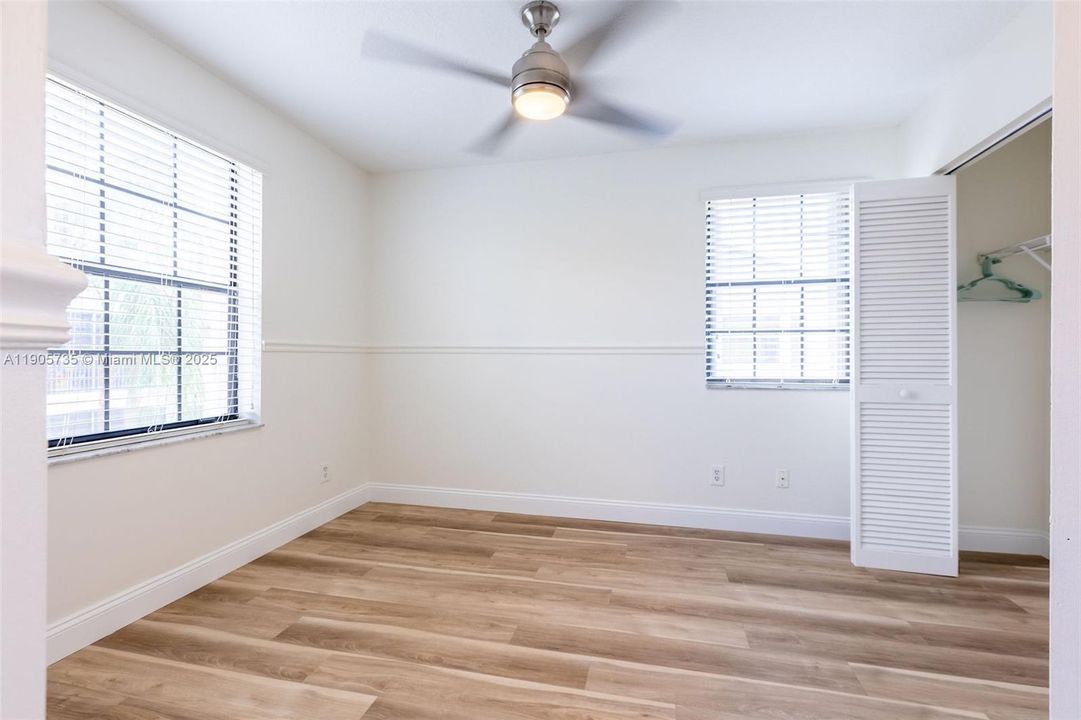 待售: $360,000 (2 贝兹, 2 浴室, 1115 平方英尺)