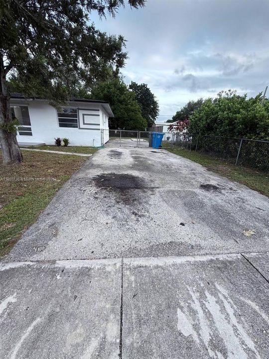 待售: $460,000 (3 贝兹, 2 浴室, 1358 平方英尺)