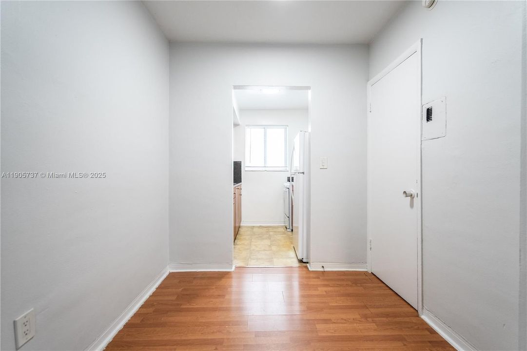 Recently Rented: $1,550 (0 beds, 1 baths, 525 Square Feet)